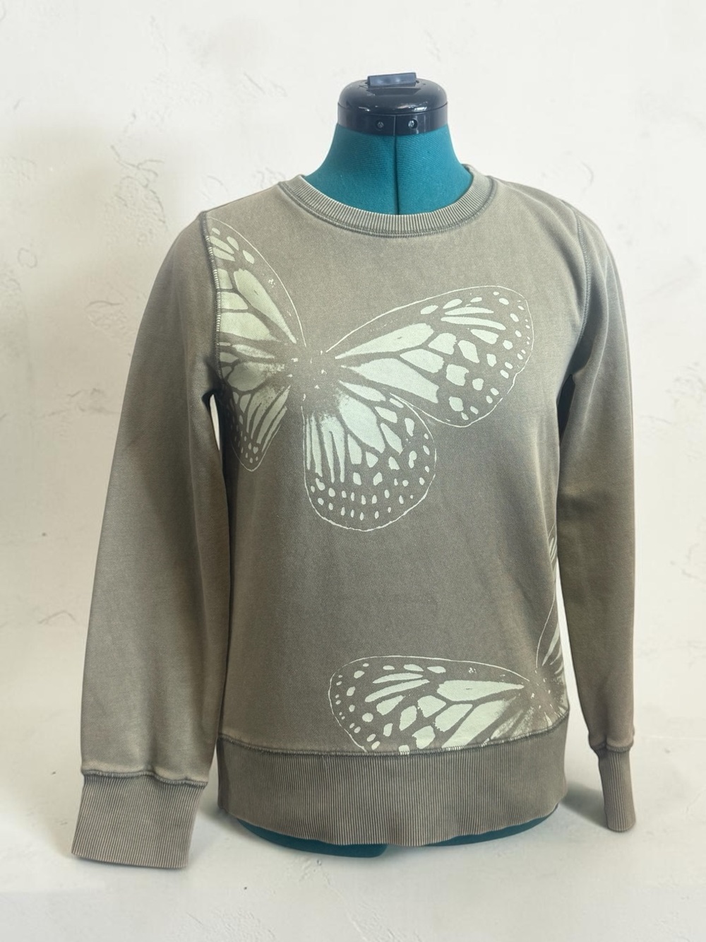 Olive Green Butterfly Graphic Crewneck Sweatshirt